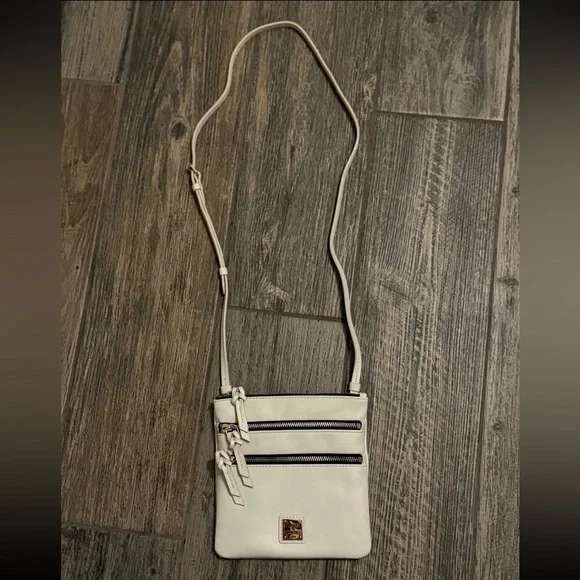 Dooney & Bourke Cream Triple Zip Leather Crossbody Bag NWOT - Picture 7 of 10